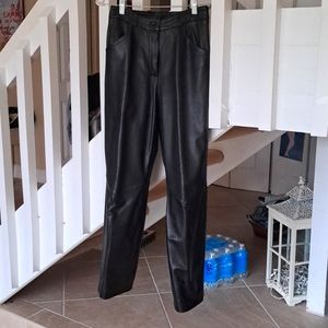 St John  leather Black Pants Sz2. Lined 2pockets front zip up back leg EUC